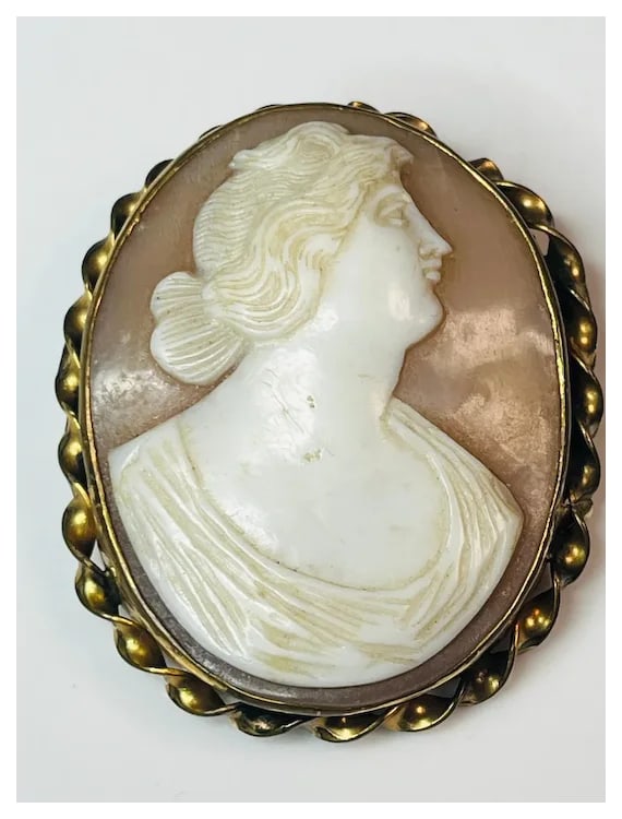Large Vintage Shell Cameo Brooch/ Pin - 2