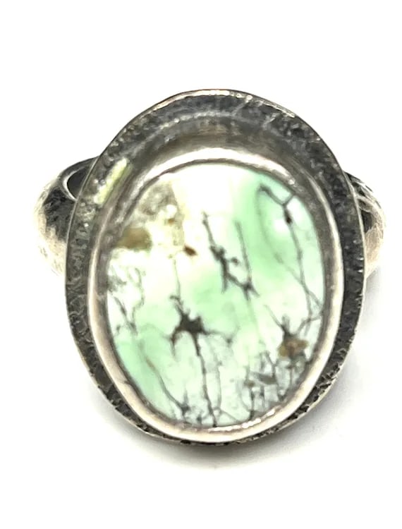 Vintage Olive Bungalow Sterling Silver Turquoise Hand Hammered Ring - 2
