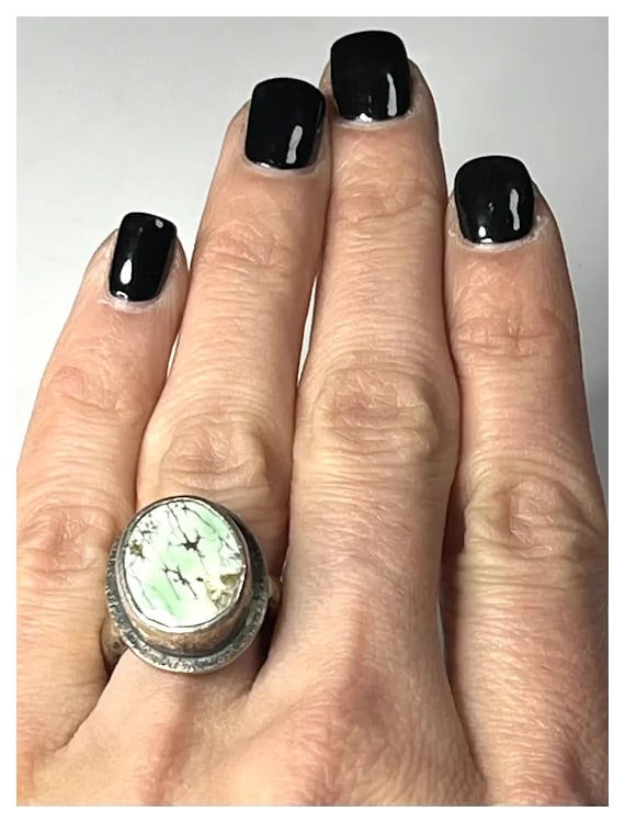Vintage Olive Bungalow Sterling Silver Turquoise Hand Hammered Ring - 9