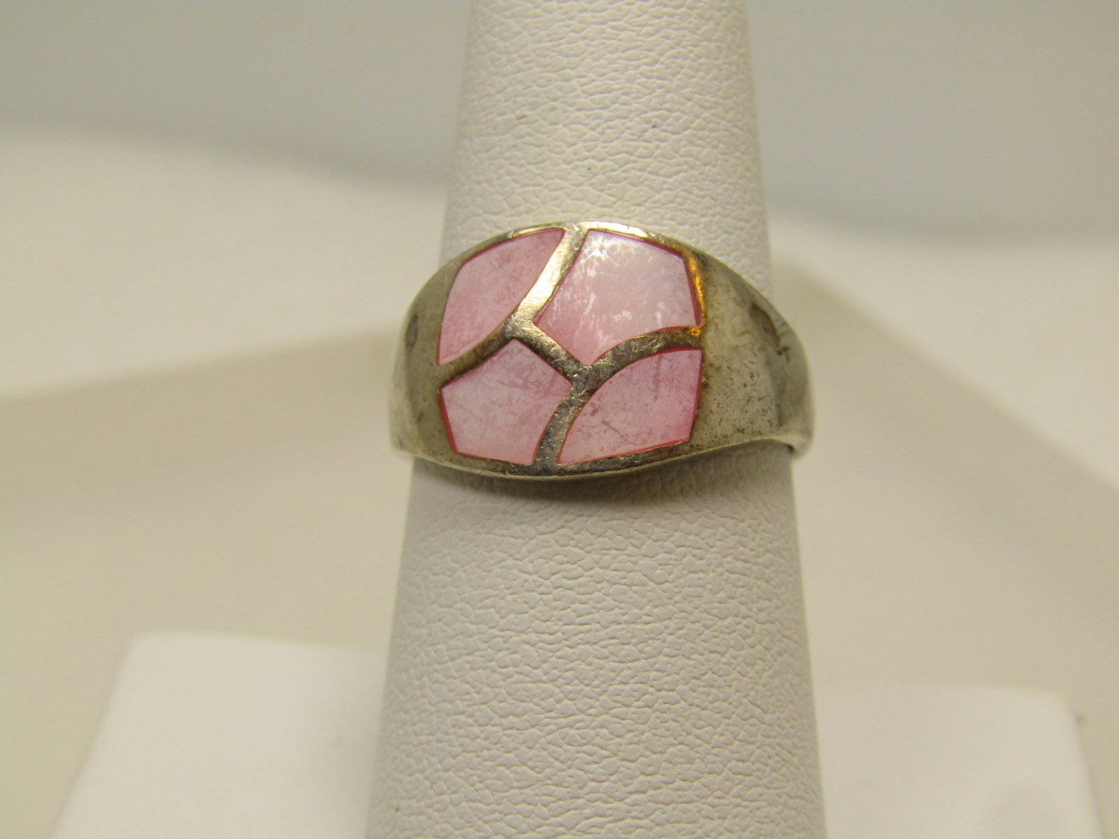 Vintage Inlaid Pink Mother-of-Pearl ring, Sz. 7.75, 1980's, Signed: Title: Vintage Inlaid Pink Mother-of-Pearl ring, Sz. 7.75, 1980's, Signed Description: Vintage Inlaid Pink Mother-of-Pearl ring, Sz. 7.75, 1980's, Signed N.F. This has four sections of inlaid dyed