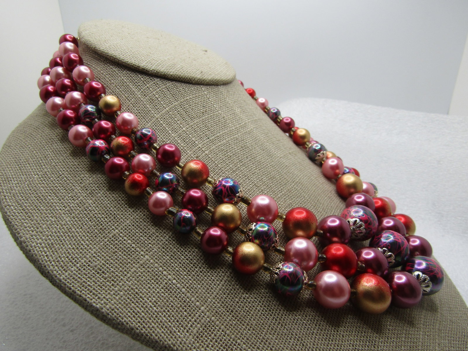 Vintage Shades of Pink Swirled Beaded Necklace, 16"-18", 1940's-1950's - 3
