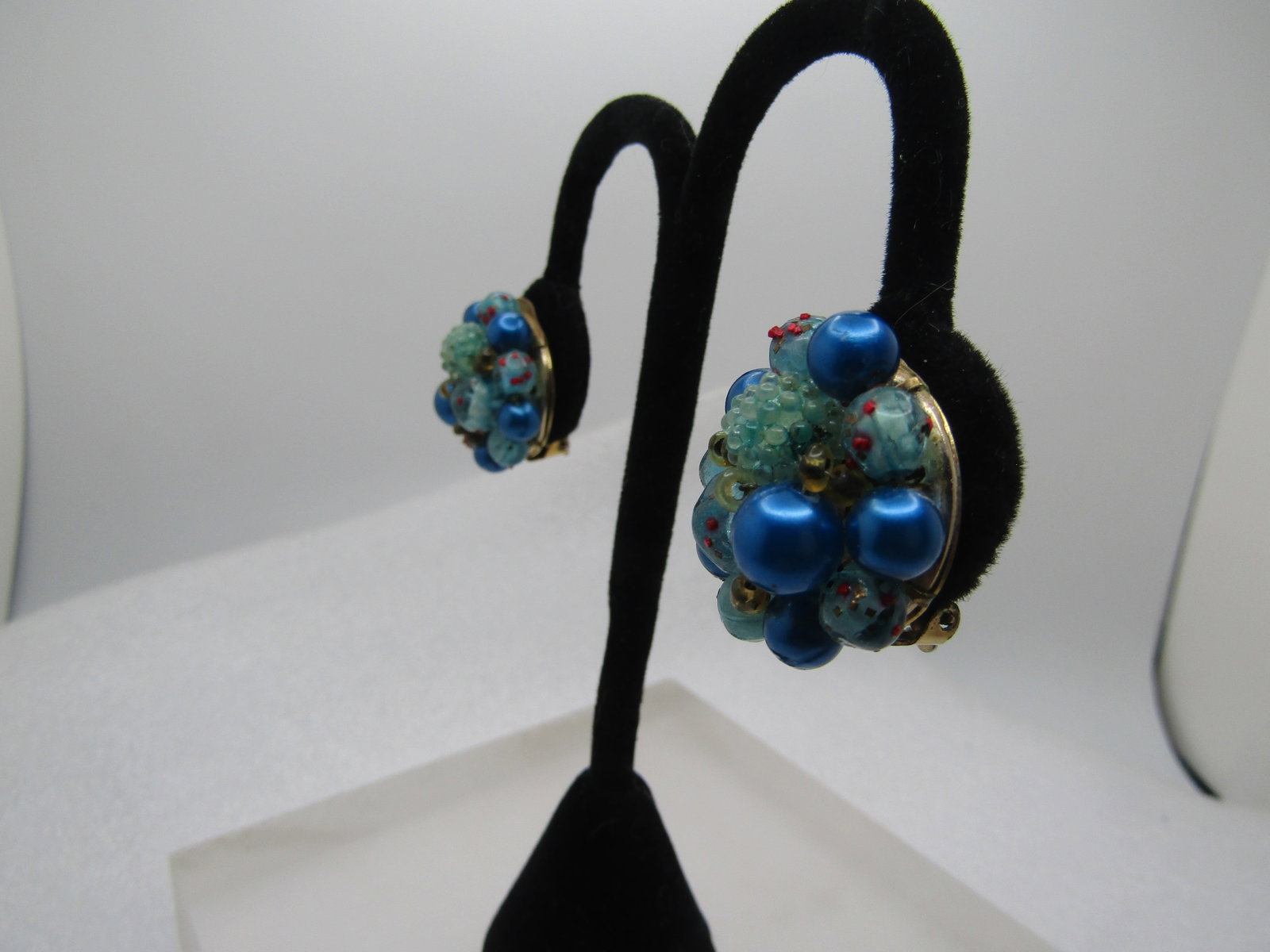 Vintage Triple Strand Blue/Aqua Necklace Earrings, 1940's-1950's, Hong Kong - 7