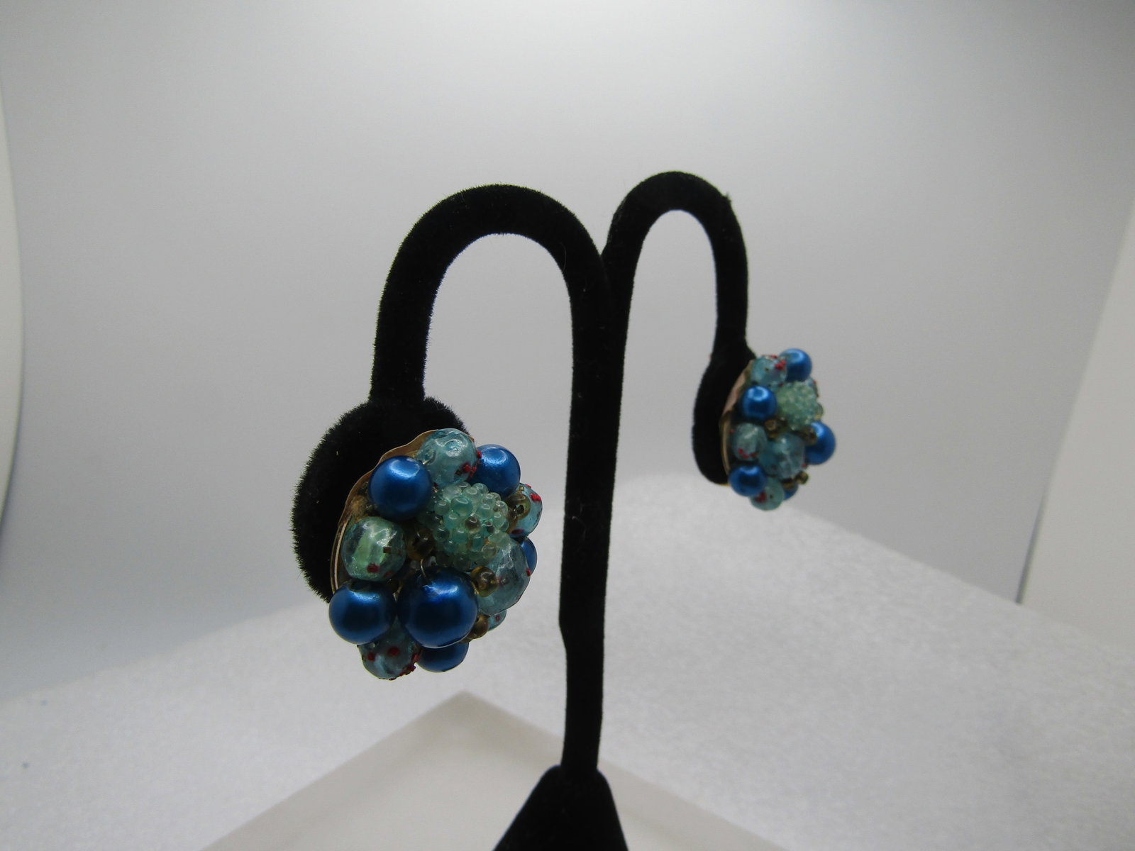 Vintage Triple Strand Blue/Aqua Necklace Earrings, 1940's-1950's, Hong Kong - 8