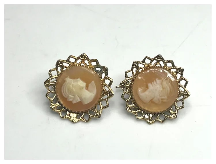 Vintage Gold Tone Cameo Costume Earrings - 2