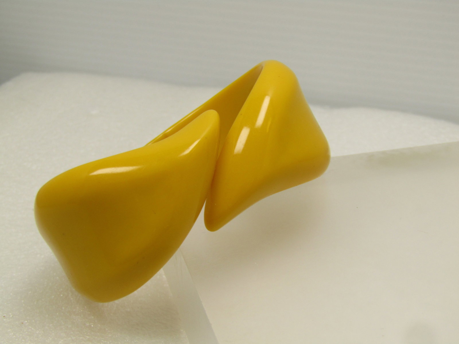 Vintage Yellow Acrylic Hinged Clamper Bracelet, 1950's-1960's, 7" - 2