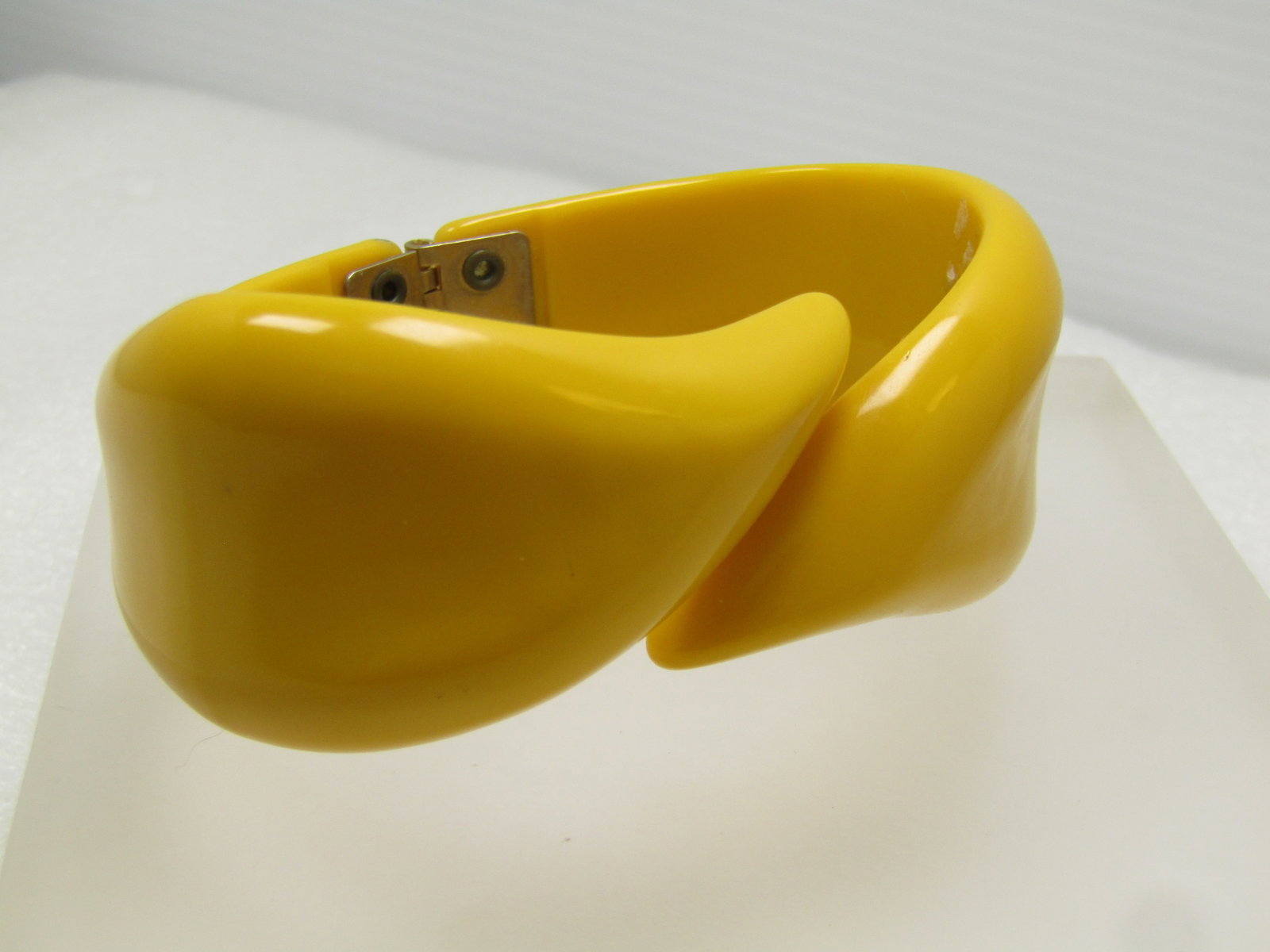 Vintage Yellow Acrylic Hinged Clamper Bracelet, 1950's-1960's, 7" - 6
