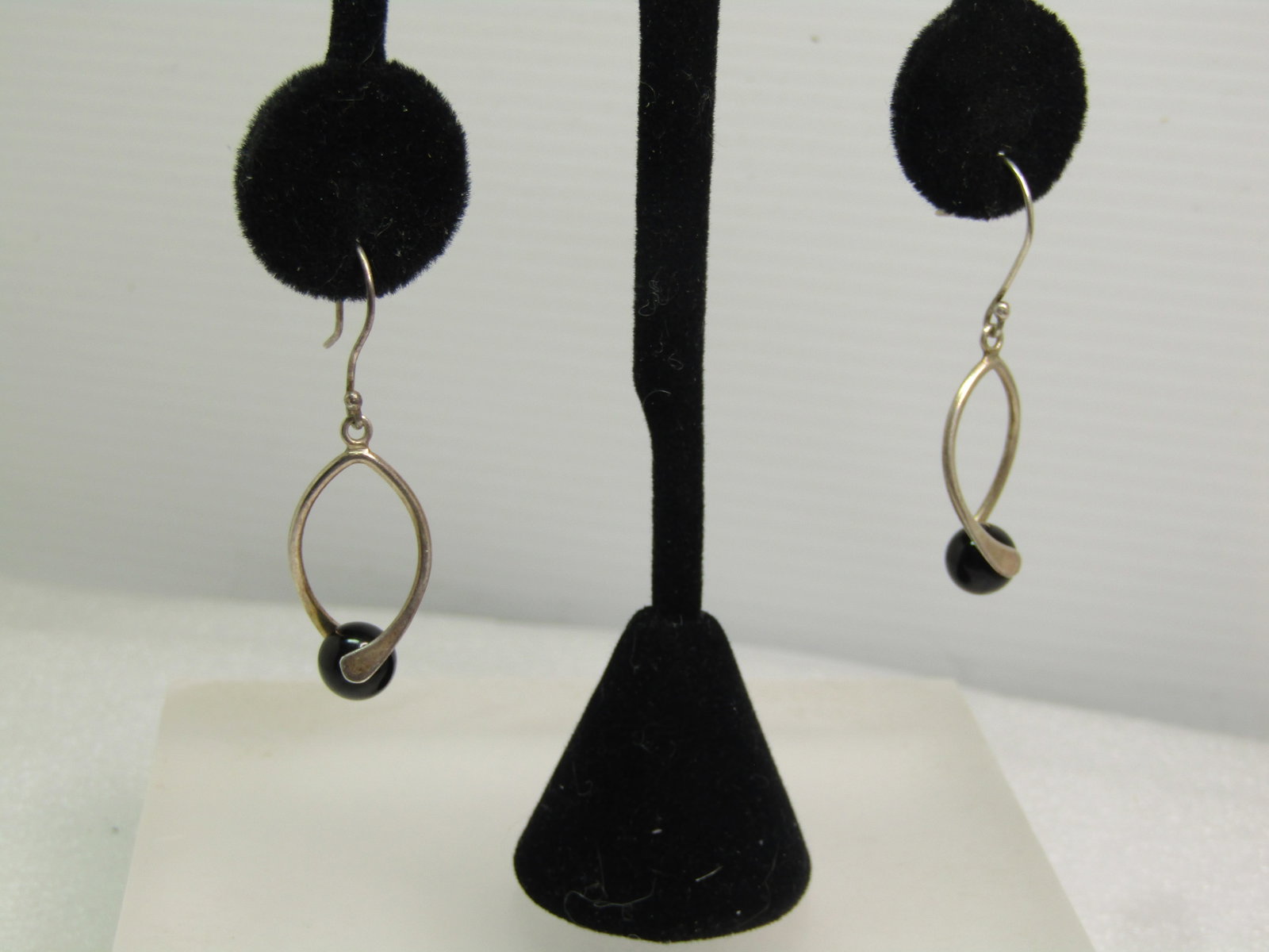 Vintage Sterling Black Onyx Earrings, Pierced, Mod Signed, Mexico, 1970's-1980's: Title: Vintage Sterling Black Onyx Earrings, Pierced, Mod Signed, Mexico, 1970's-1980's Description: Vintage Sterling Black Onyx Earrings, Pierced, Mod , 1970's-1980's Mexico, signed A11 and marked