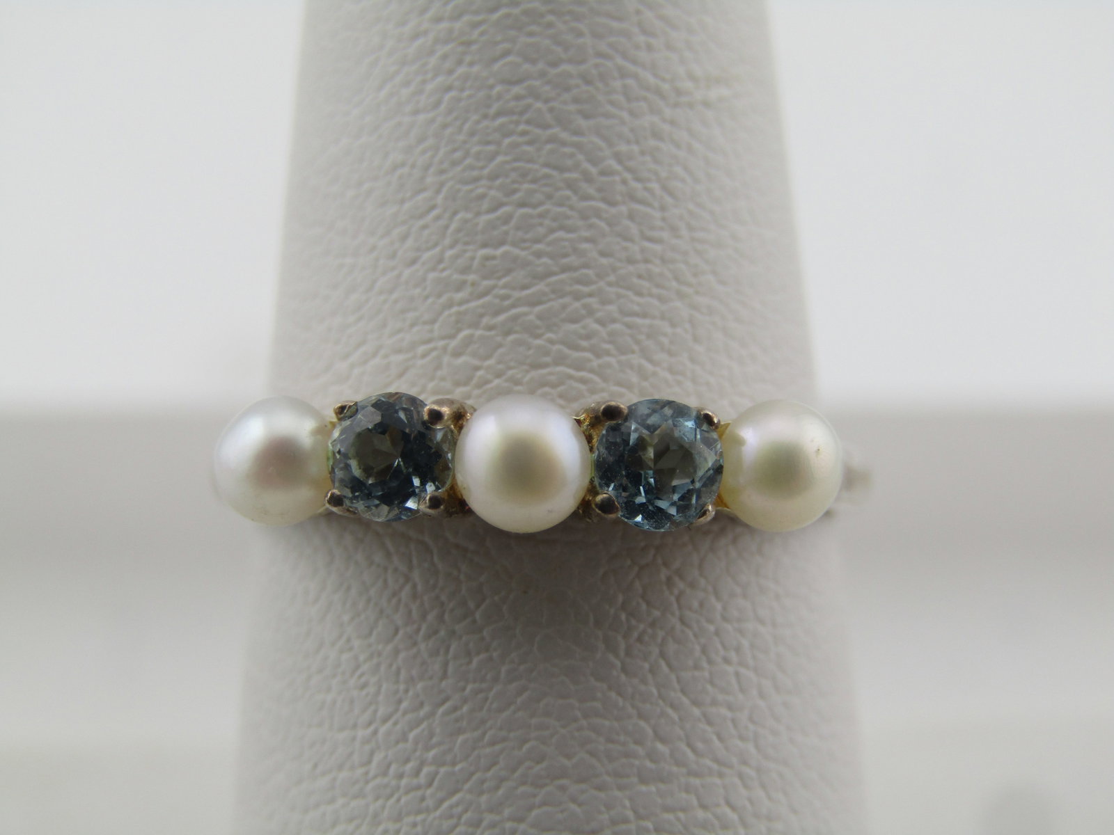 Vintage Sterling Blue Topaz and Pearl Ring, Sz. 8.5, 1980's-1990's, Signed: Title: Vintage Sterling Blue Topaz and Pearl Ring, Sz. 8.5, 1980's-1990's, Signed Description: Vintage Sterling Blue Topaz and Pearl Ring, Sz. 8.5, 1980's-1990's, Signed D.C. This ring is marked .925 