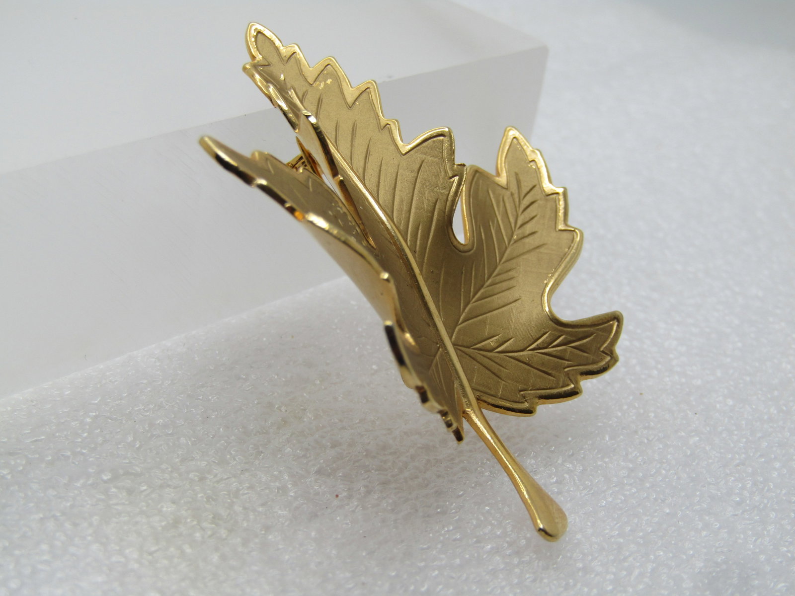 Vintage Gold Tone Leaf Brooch, Mample Leaf, Textured and Smooth Finish, 1960's-1970's - 3