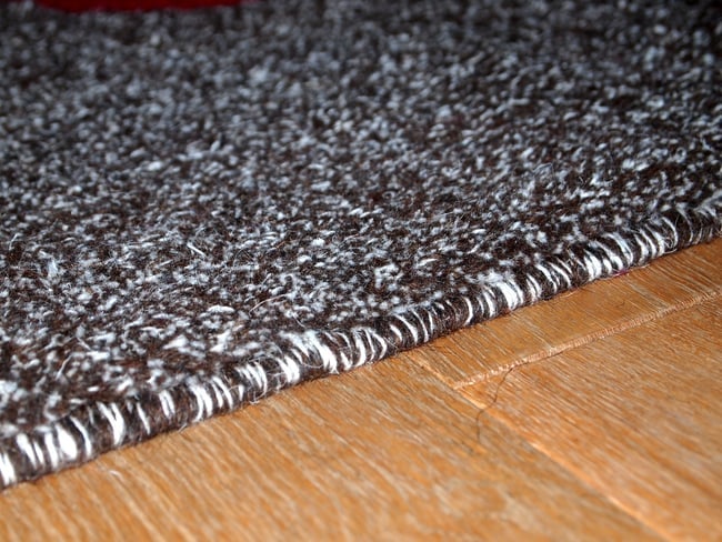 Handmade contemporary ORA French hooked rug 2.4 x 4.7' (73cm x 143cm), 2021 - 8