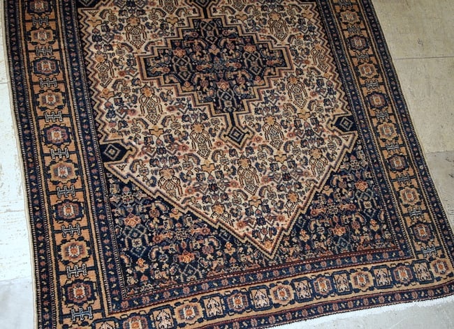 Handmade antique Persian Bibikabab rug 3.3' x 5.2' (100cm x 158cm) 1920s - 7