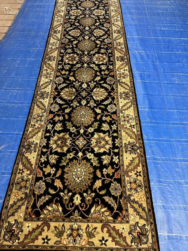 Hand Knotted Agra Tabriz 2.6x8 ft. - 2