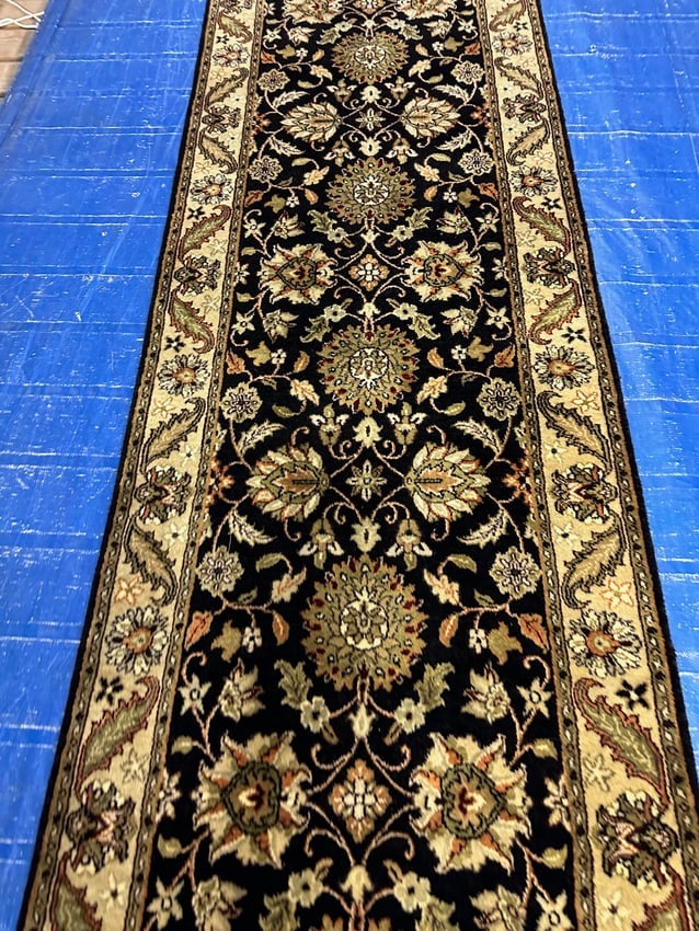 Hand Knotted Agra Tabriz 2.6x8 ft. - 3