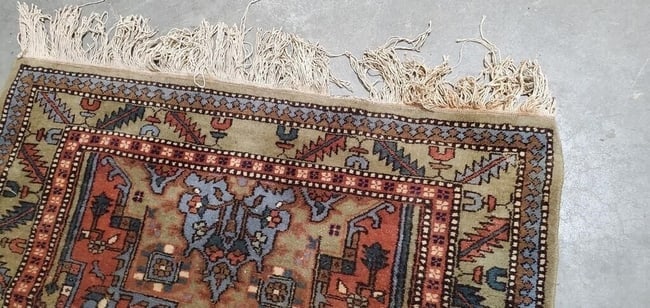 Hand Knotted Persian Bohkara Rug . 5x3 ft - 4