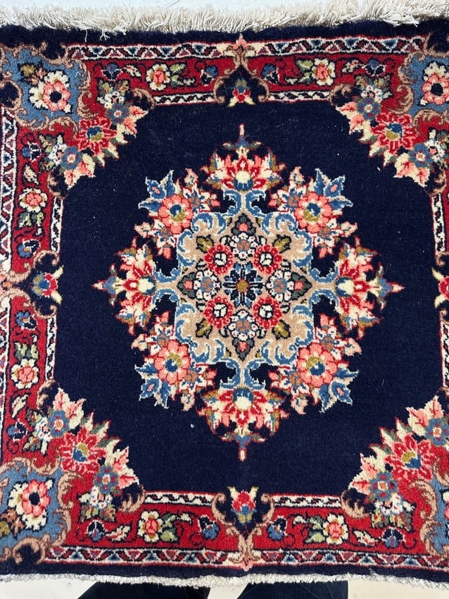 Hand Knotted Persian Sarouk Rug 1.8x1.8 ft - 4