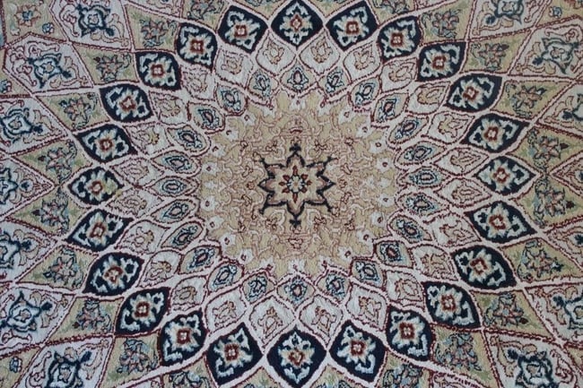Very Fine Hand Knotted Persian Silk& Wool Nain Rug 5x8 ft - 3
