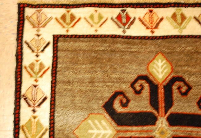Persian SHIRAZ RUG 3'5" X 5'5" - 4