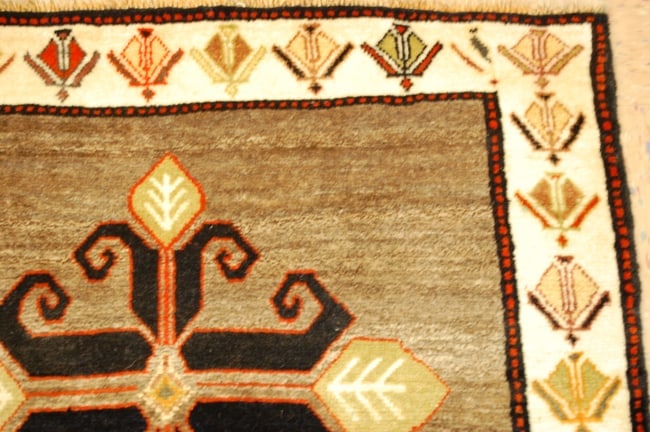 Persian SHIRAZ RUG 3'5" X 5'5" - 5