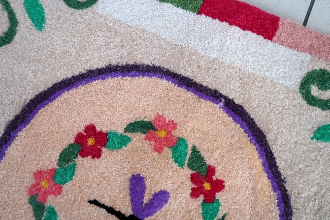 Handmade contemporary ORA French hooked rug 3.2' x 3.3' (99cm x 102cm), 2021 - 3
