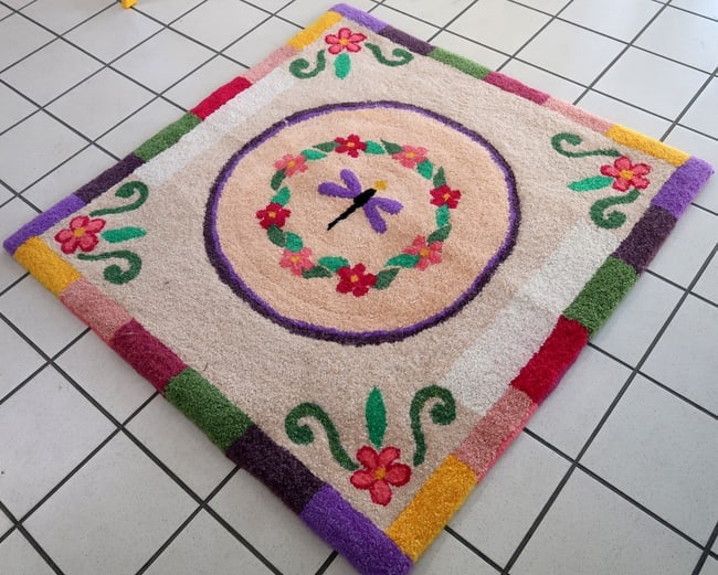 Handmade contemporary ORA French hooked rug 3.2' x 3.3' (99cm x 102cm), 2021 - 9