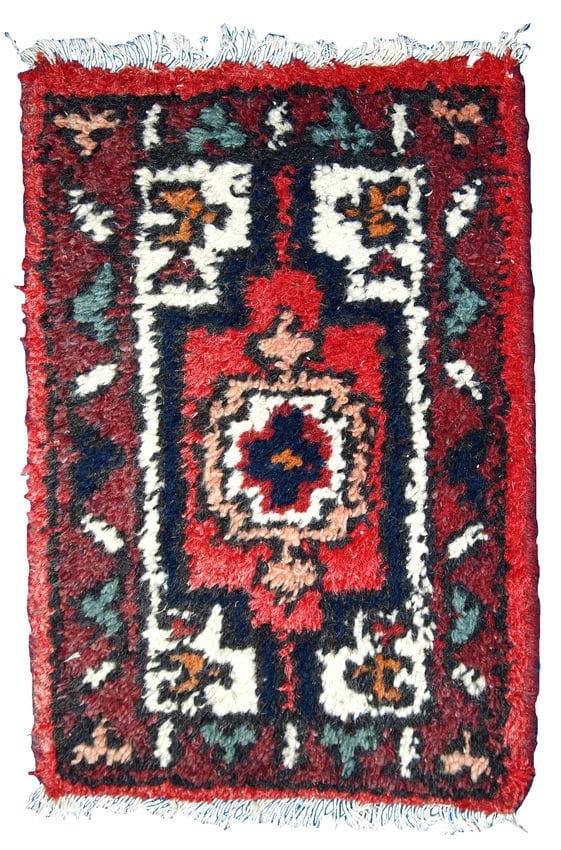 Handmade vintage Persian Hamadan rug 1.3' x 1.9' (41cm x 59cm) 1970s: Title:Handmade vintage Persian Hamadan rug 1.3' x 1.9' (41cm x 59cm) 1970s Origin:Middle East Dimension:1.3' x 1.9' (41cm x 59cm) Materials:wool Year:1970s Description:Vintage handmade Middle Eastern 