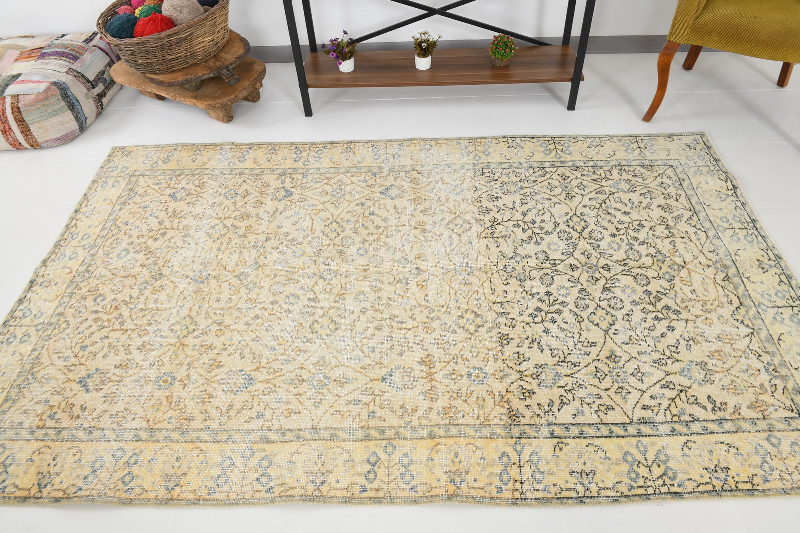 4'11'' x 8'1'' Handmade Vintage Wool Rug - 5641 - 3
