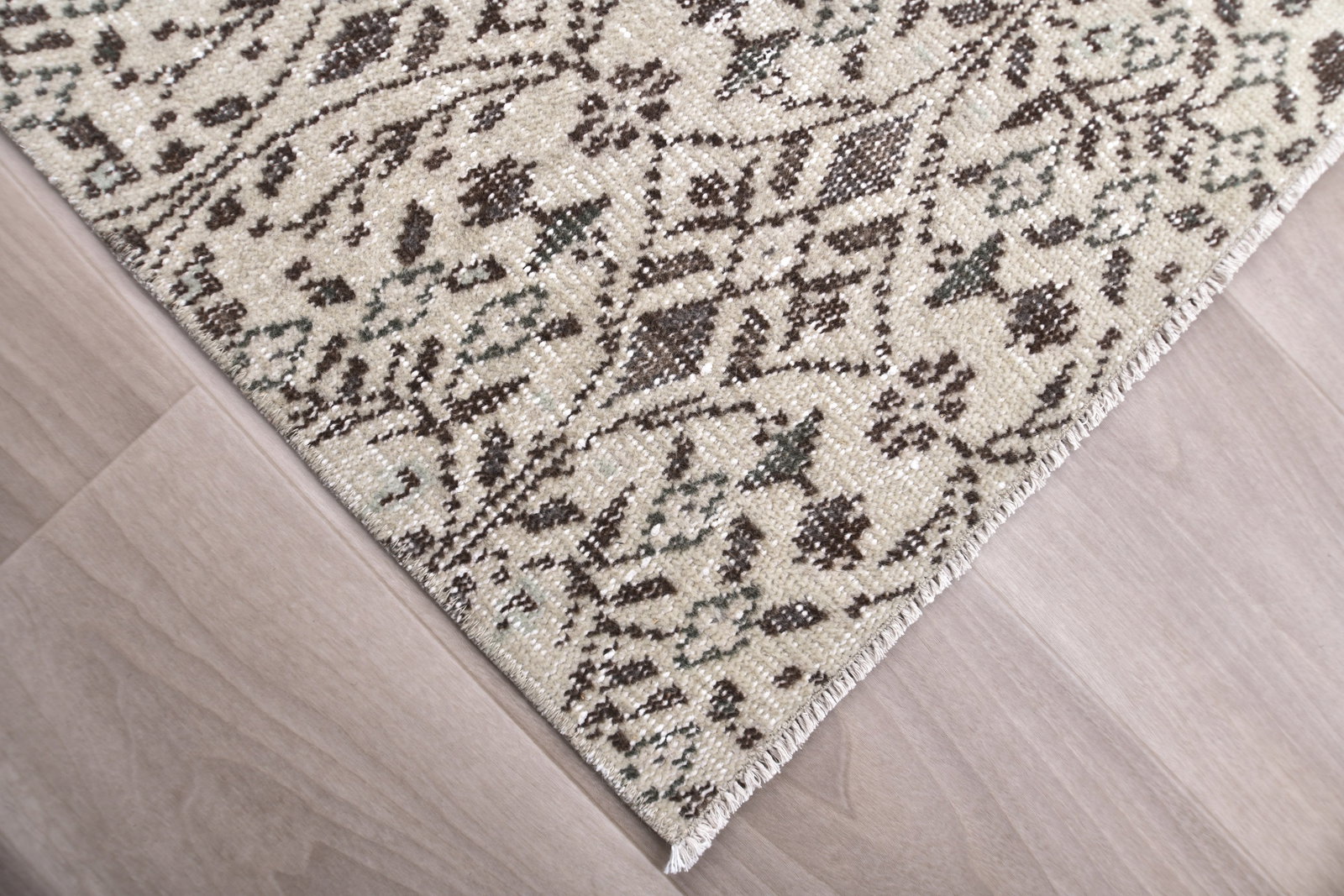 5'0'' x 7'8'' Handmade Vintage Wool Rug - 240943 - 7