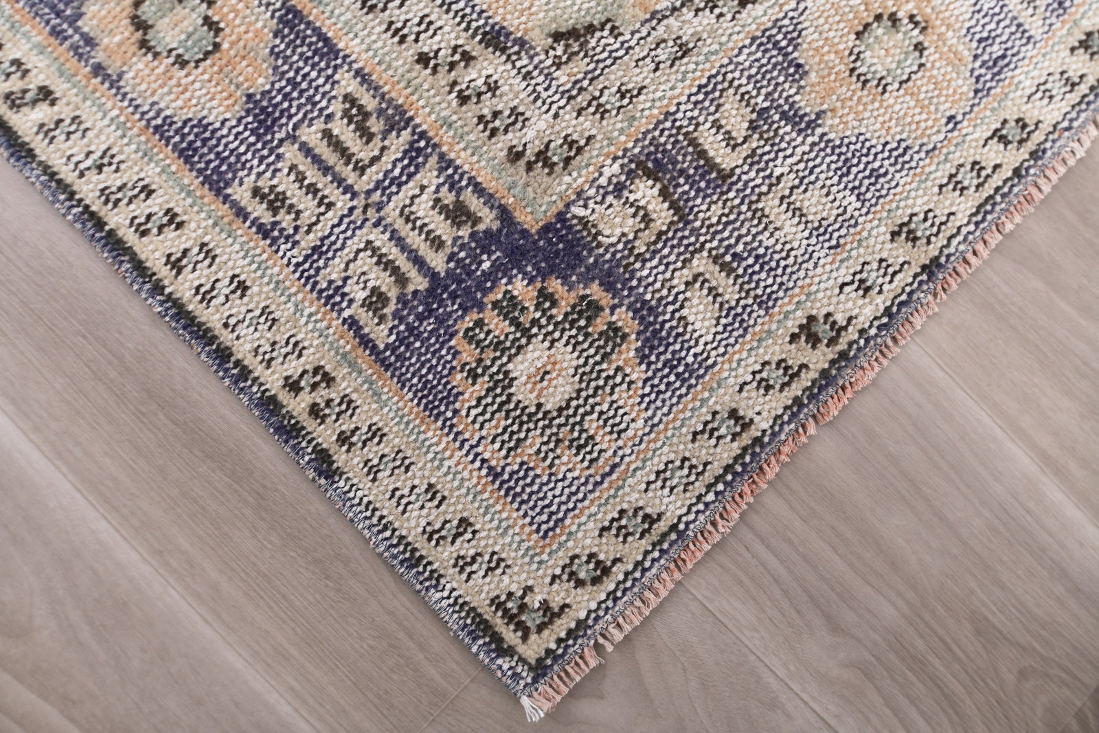 5'9'' x 9'11'' Handmade Vintage Wool Rug - 240934 - 7