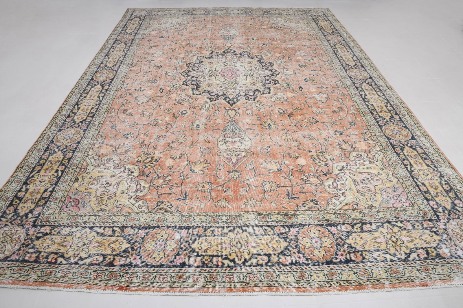 9'1'' x 13'2'' Vintage Wool Runner Rug - 20675 - 17