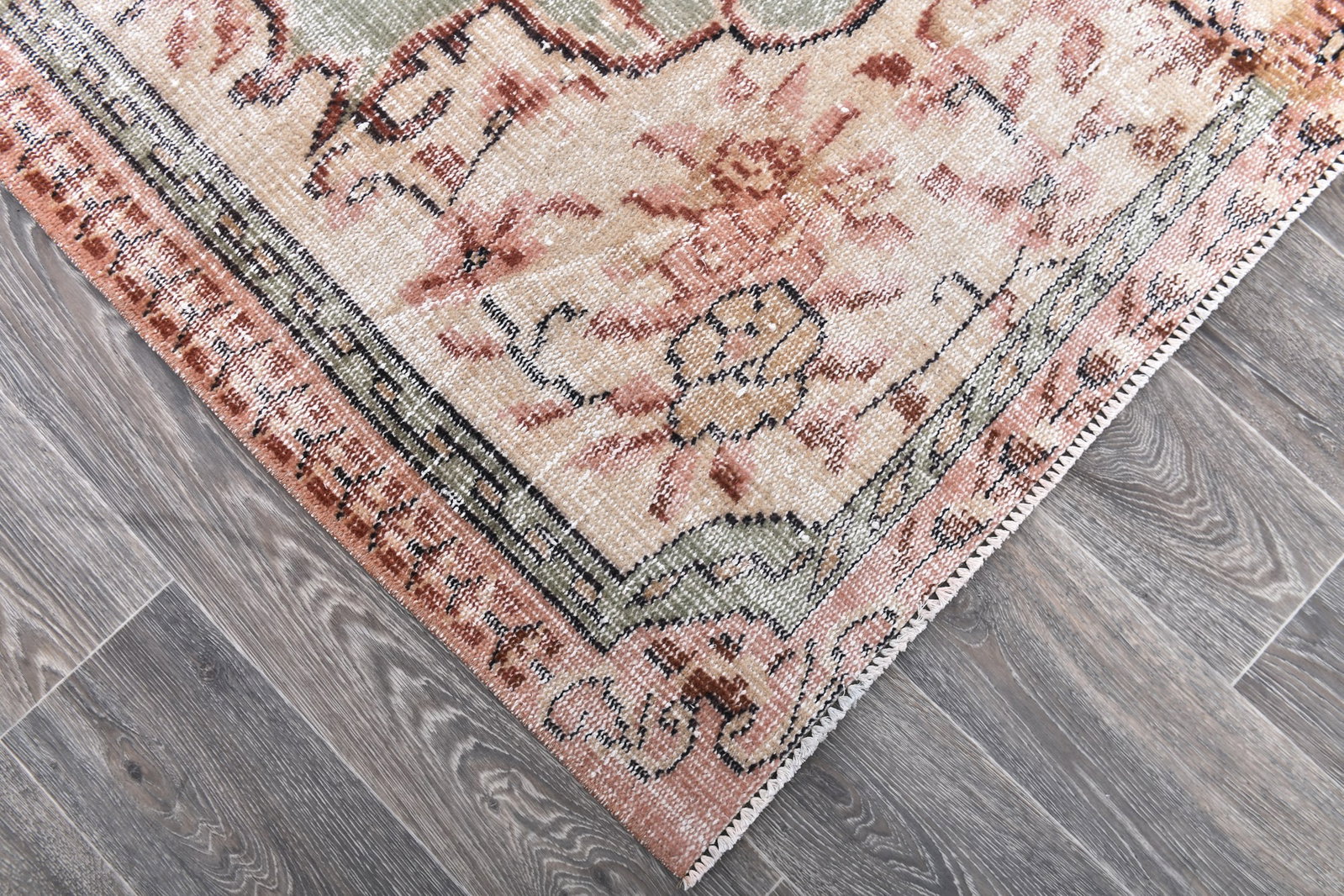 5'5'' x 9'3'' Handmade Vintage Wool Rug - 243953 - 7