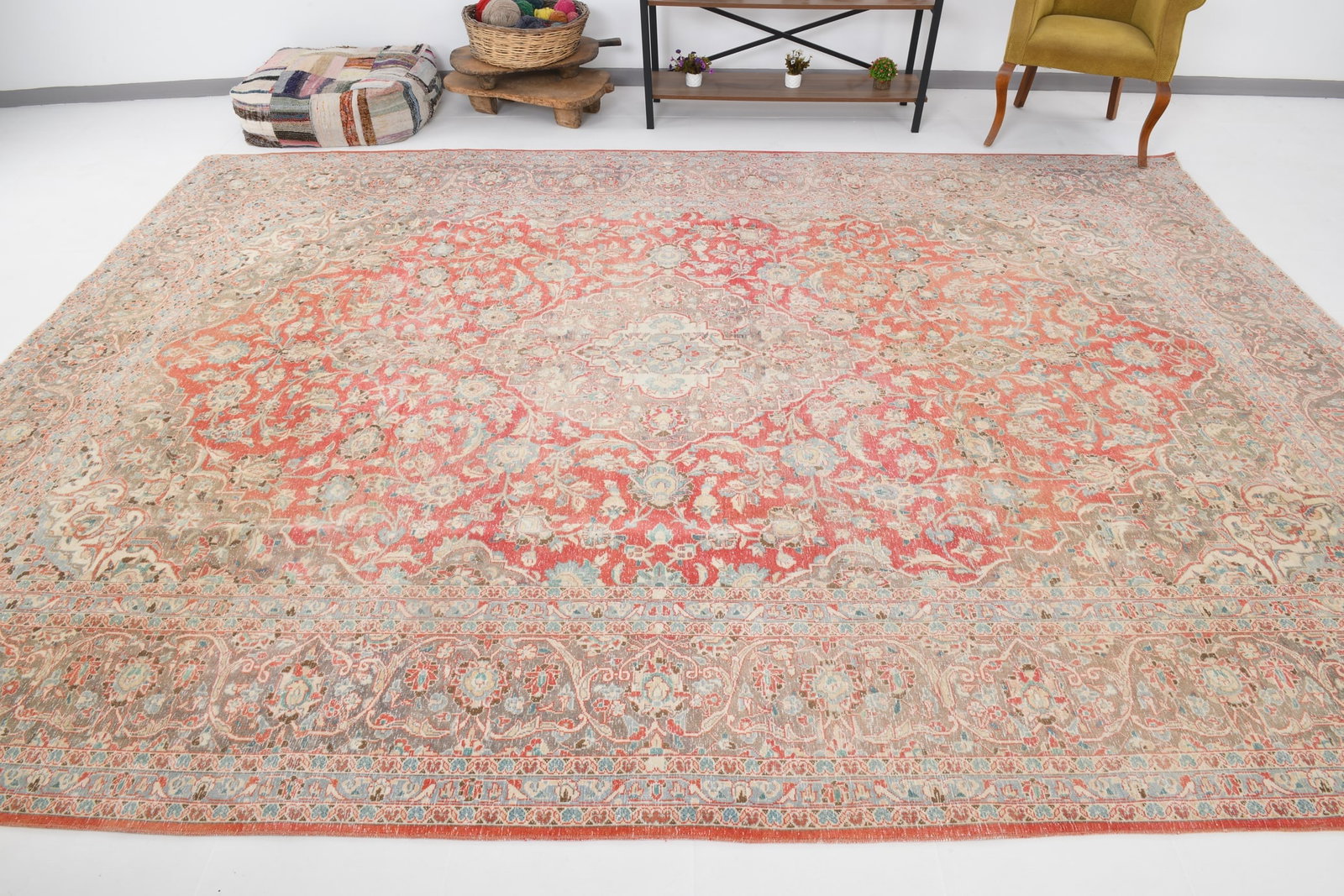 9'7'' x 13'3'' Handmade Vintage Wool Rug - 18941 - 2
