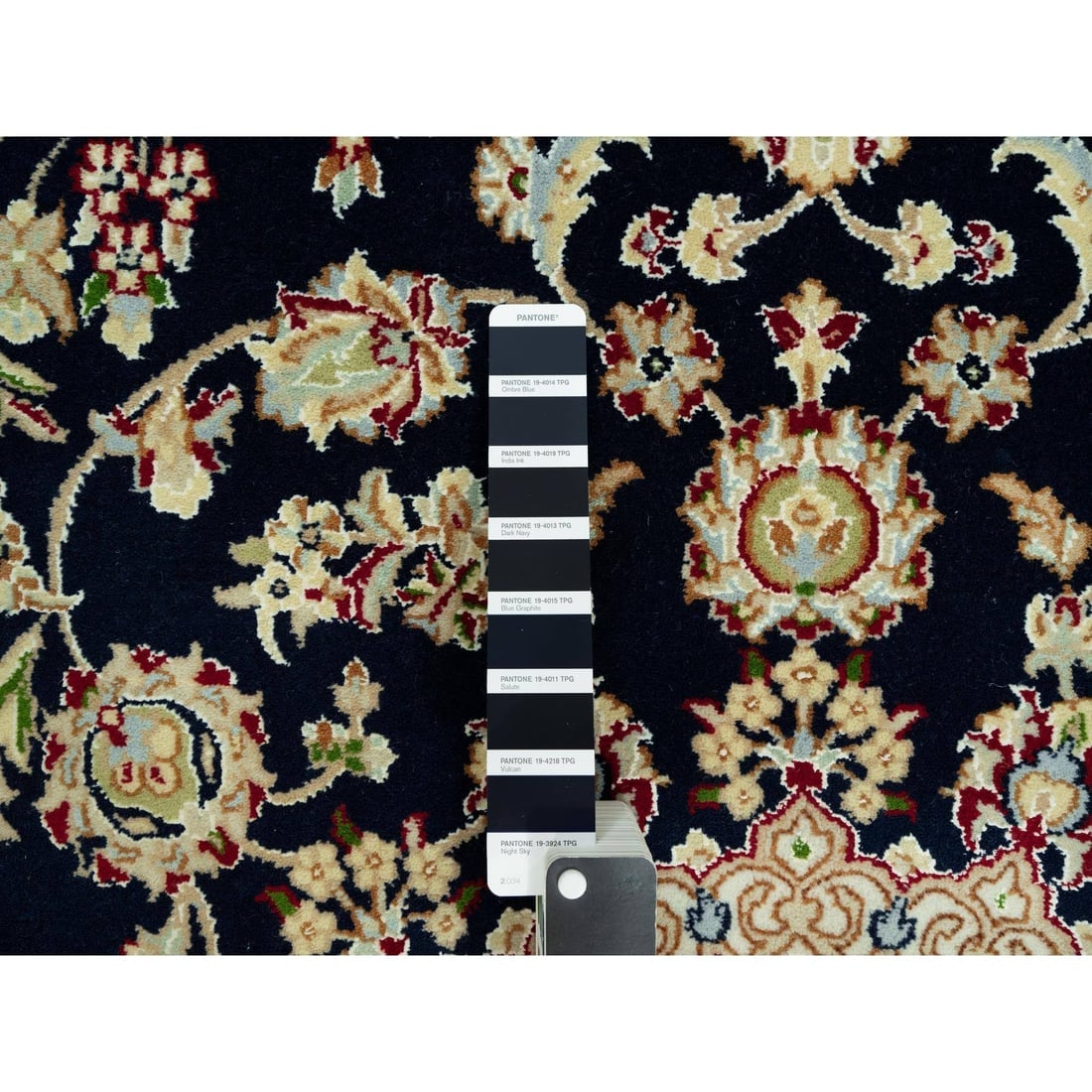 Scarlet Red Vintage Persian Baluch Hand Knotted Pure Wool Oriental Rug - 4