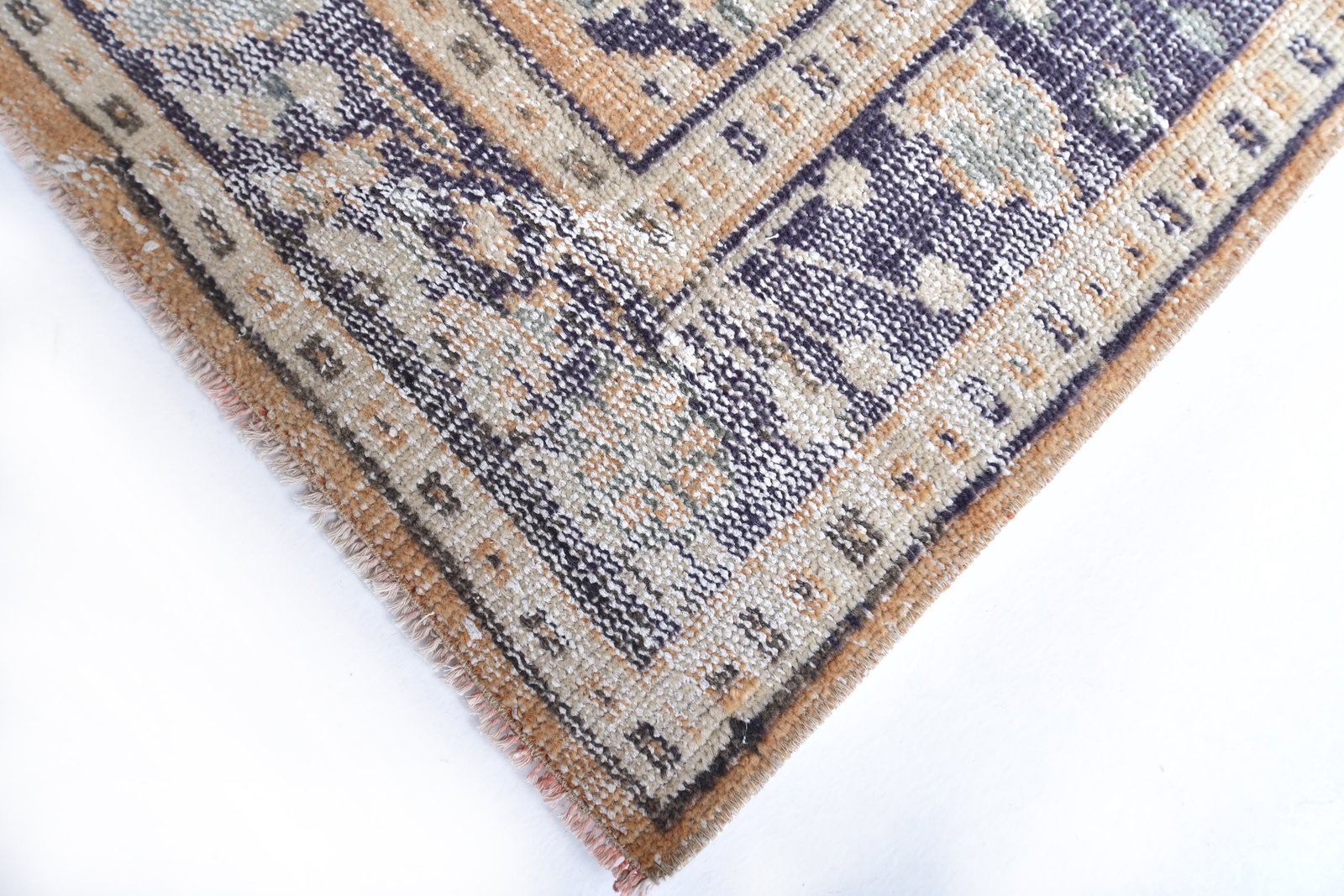 5'5'' x 8'11'' Handmade Vintage Wool Rug - 240933 - 7