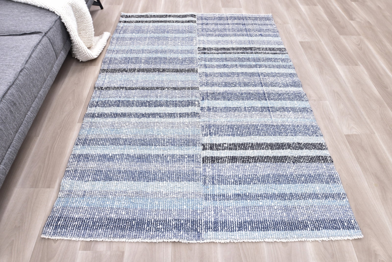 4'7'' x 6'8'' Turkish Vintage Runner Rug - 241010 - 3