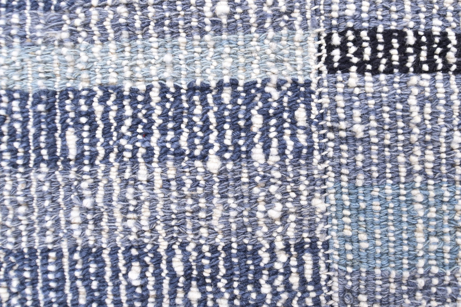 4'7'' x 6'8'' Turkish Vintage Runner Rug - 241010 - 6