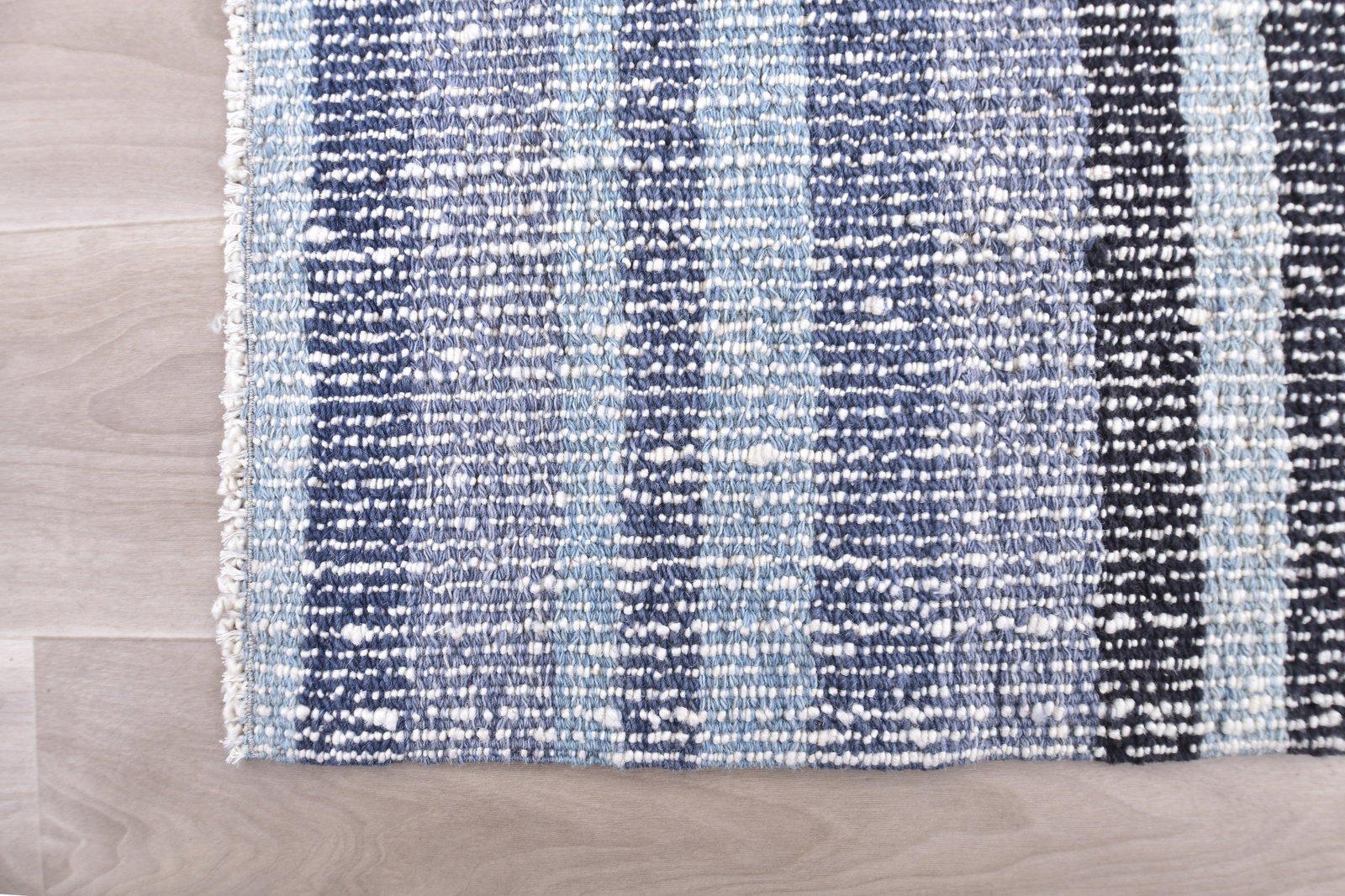 4'7'' x 6'8'' Turkish Vintage Runner Rug - 241010 - 8