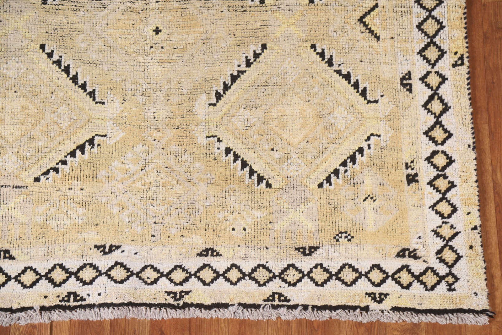 Antique Distressed Gabbeh Persian Rug 5x8 - 7