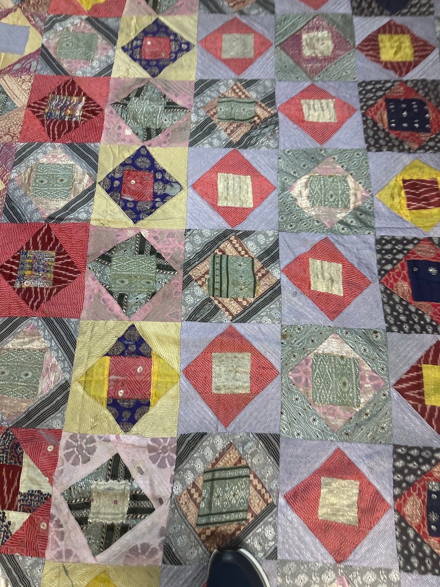 Antique Hand Knotted Quilt 5x8 ft - 3