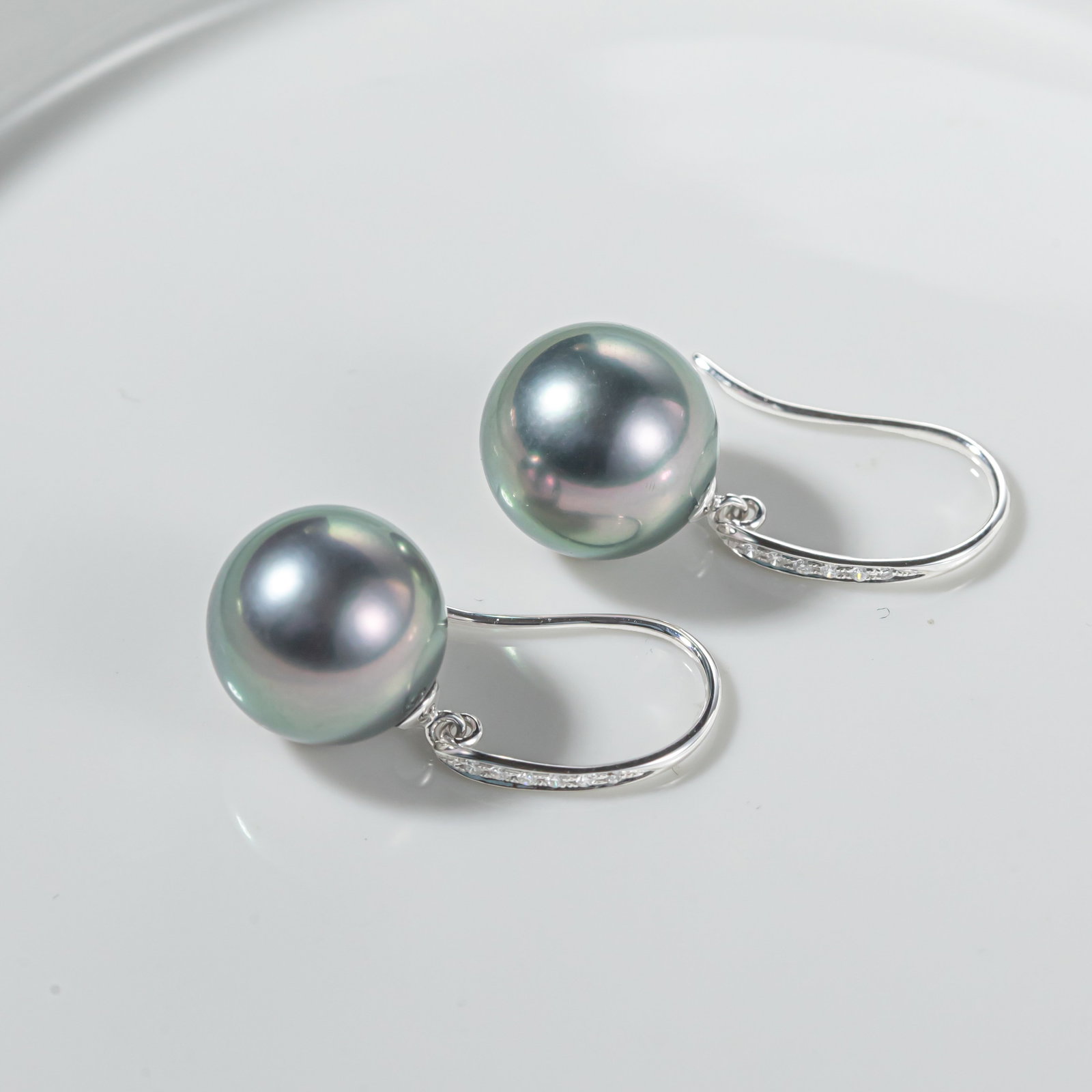 18K Gold Tahitian Pearl Earrings - 3