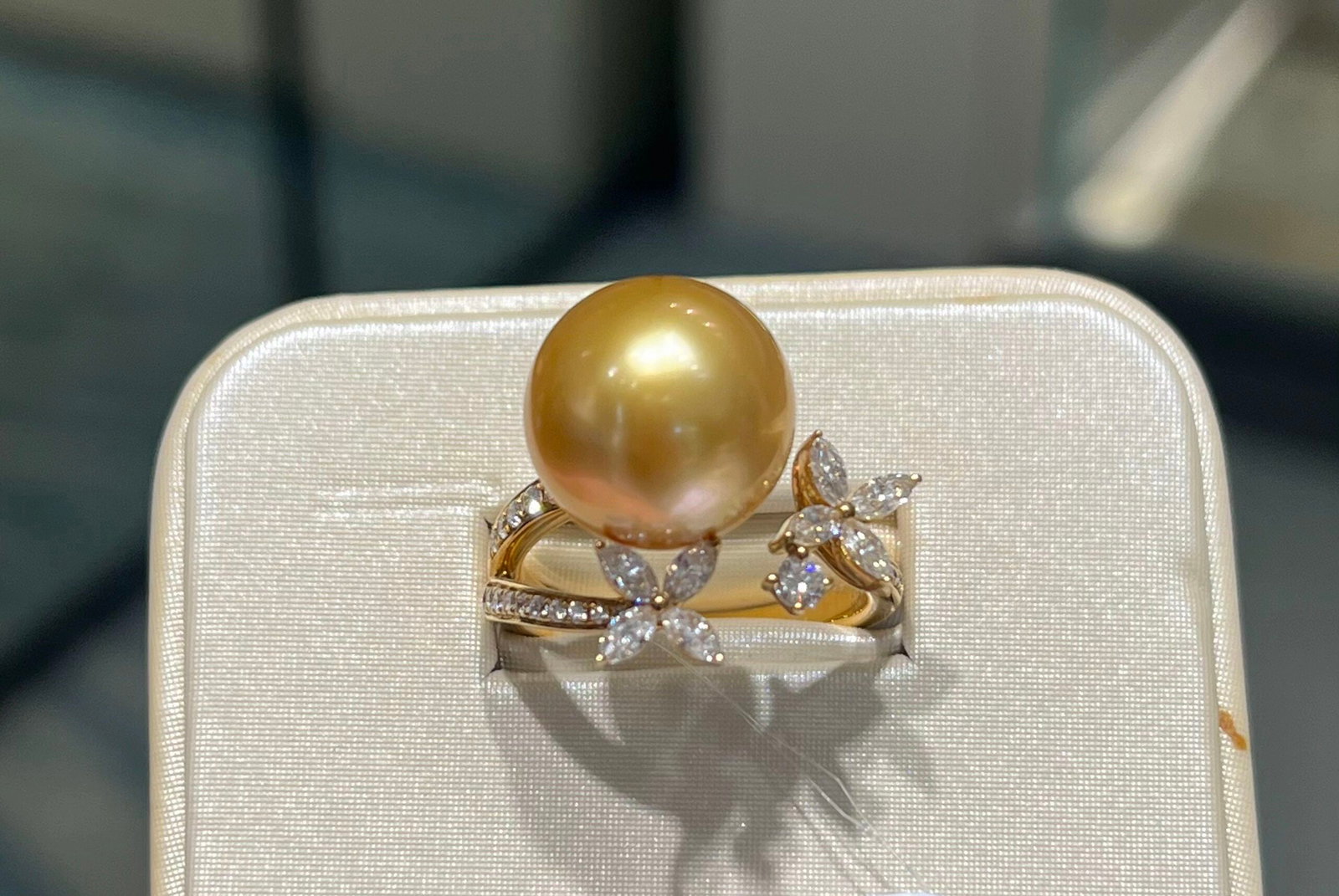 18K Gold Yellow Diamond South Sea Golden Pearl Ring - 2