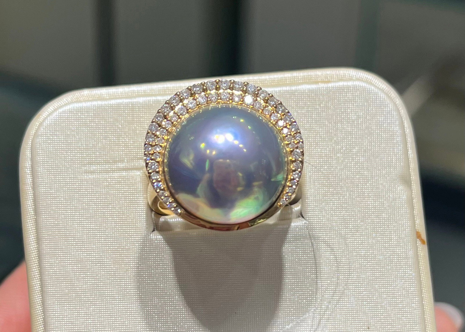 18K Gold Yellow Diamond Mabe Pearl Ring - 2