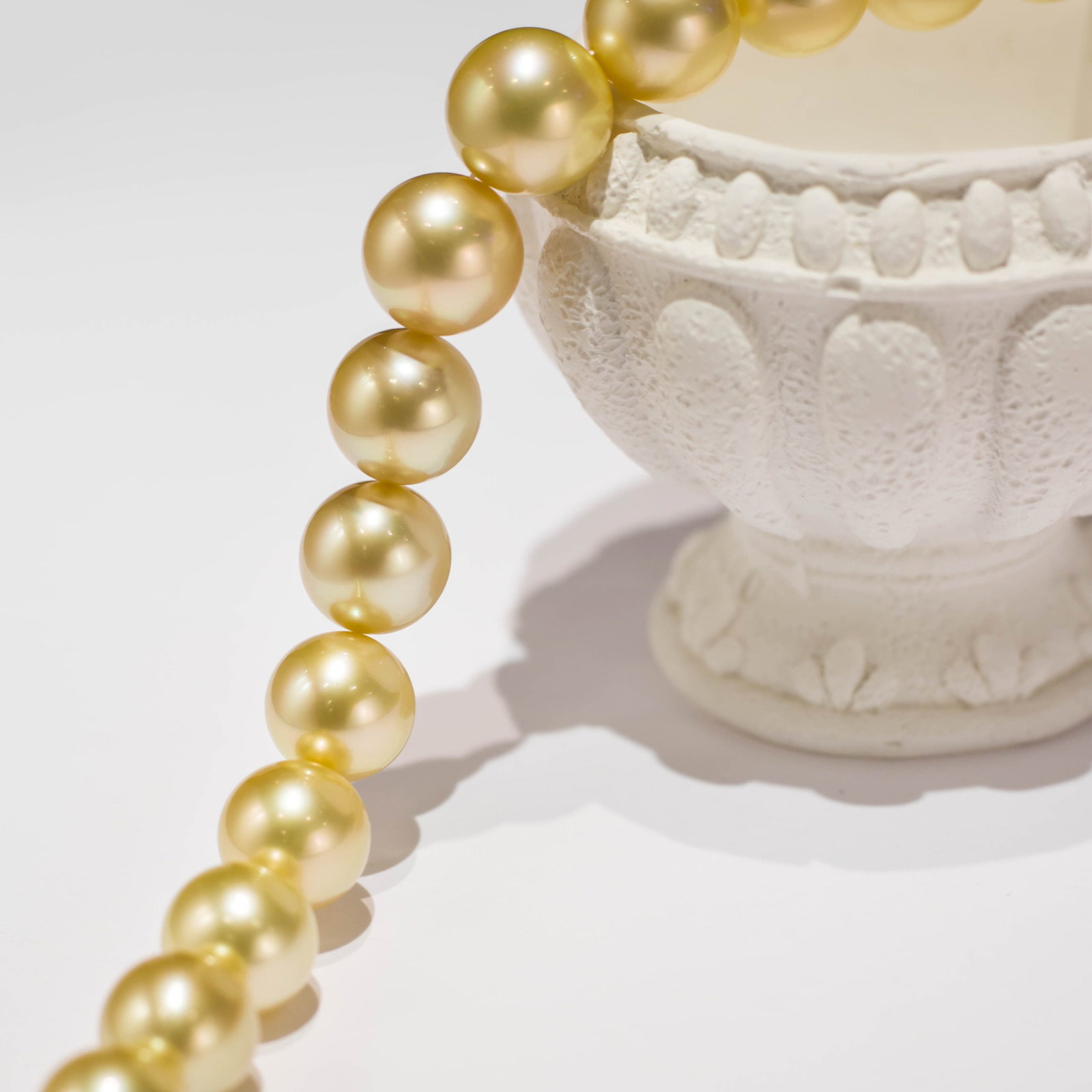 18K Gold Intense Luster South Sea Golden Pearl Necklace - 4