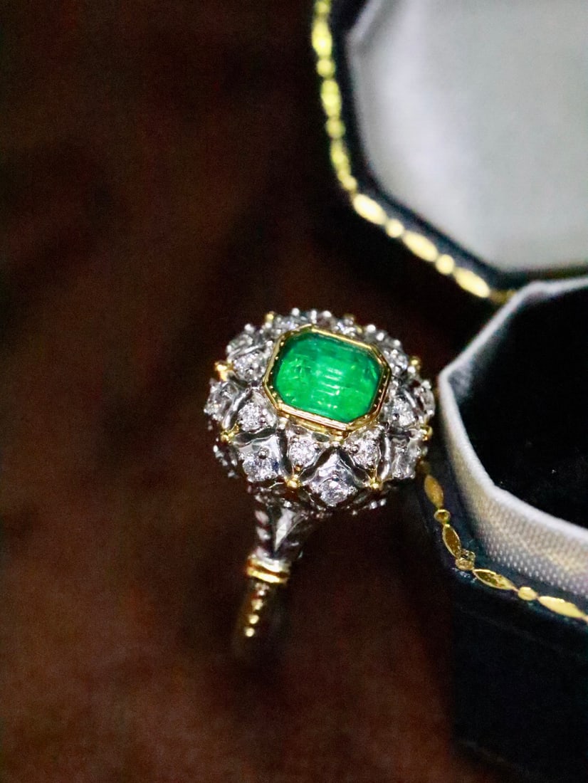 Platinum Natural Emerald Ring - 3