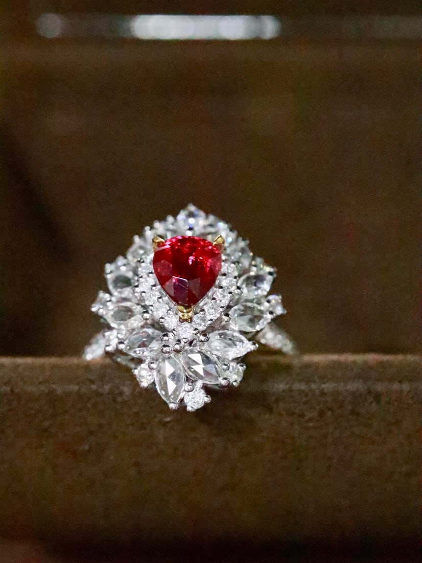 18K Gold Natural Unheated Ruby Ring - 4
