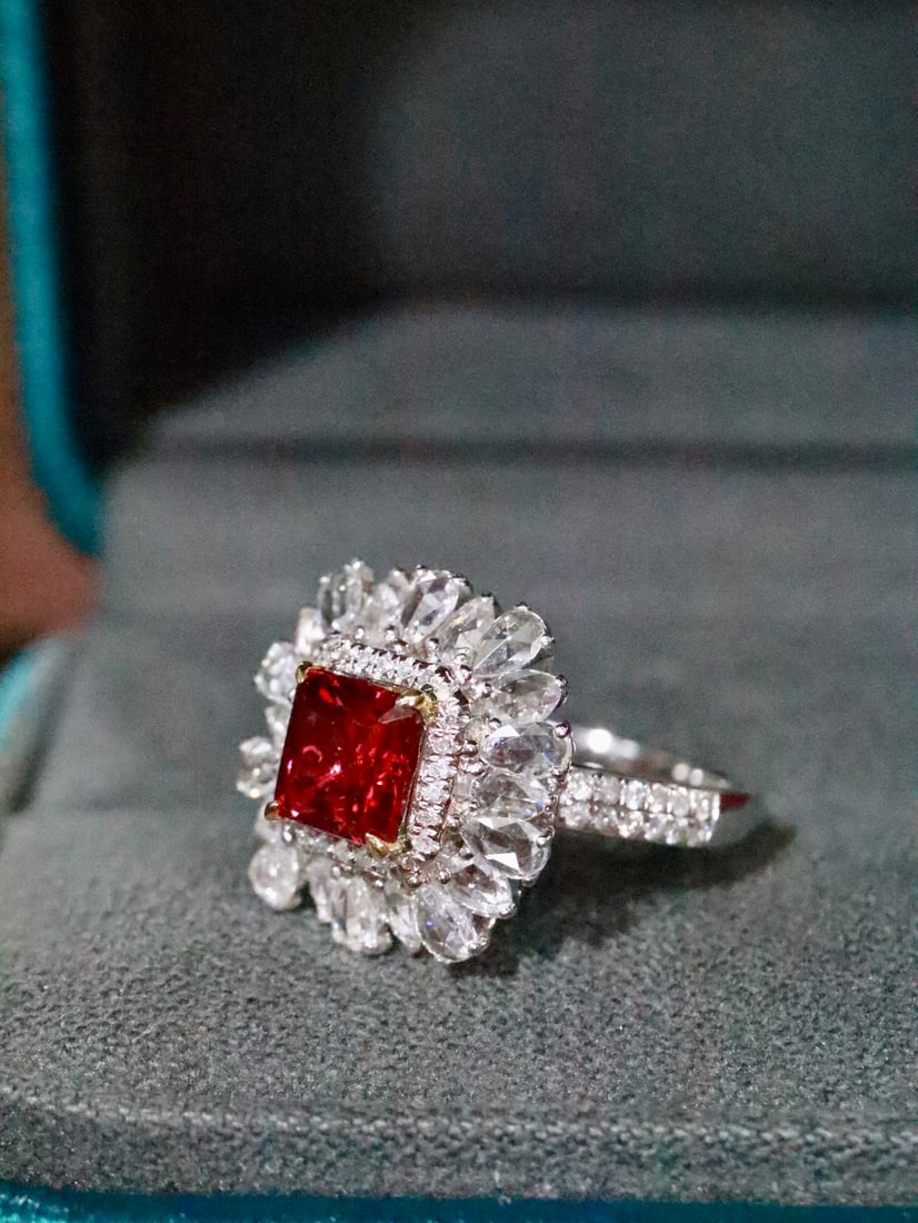18K Gold Natural Unheated Spinel Ring - 3
