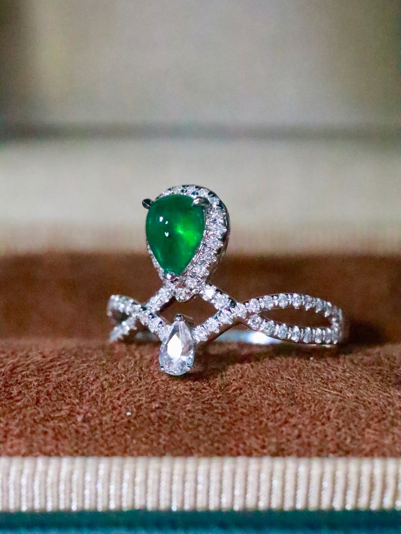 18K Gold Natural Emerald Ring - 4