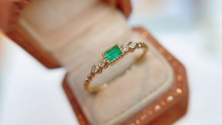 18K Gold Emerald Ring - 4