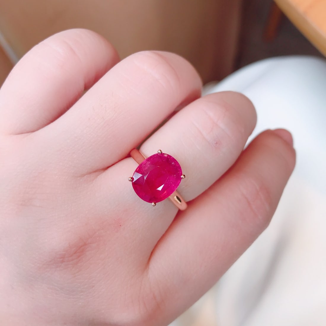 18K gold natural tourmaline ring, size can be resized.: Title: 18K gold natural tourmaline ring, size can be resized. Description: This ring is meticulously set in 18K gold, showcasing the unique charm of natural tourmaline. The tourmaline's rich and deep