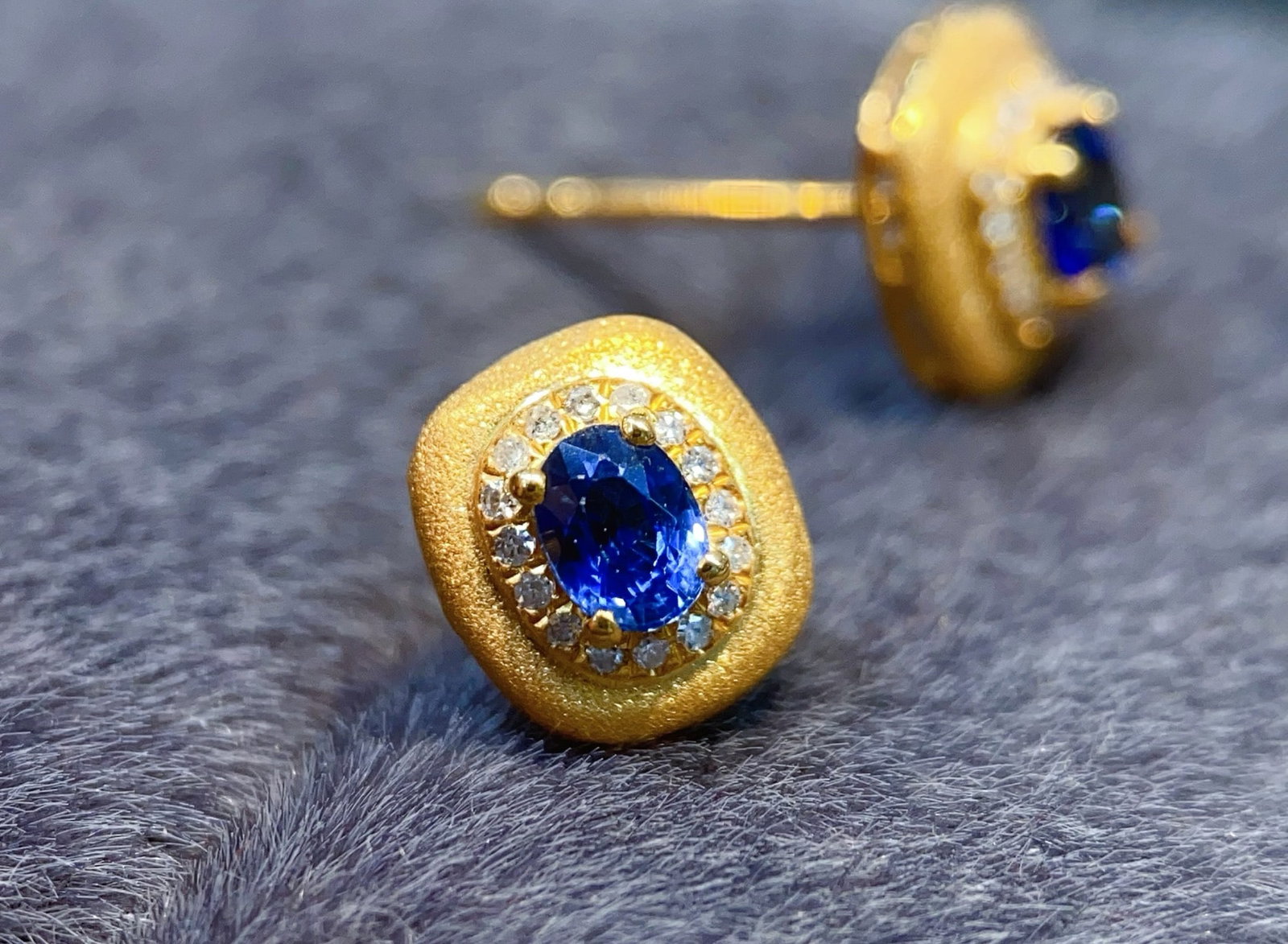 18K Gold Sapphire Earrings - 5
