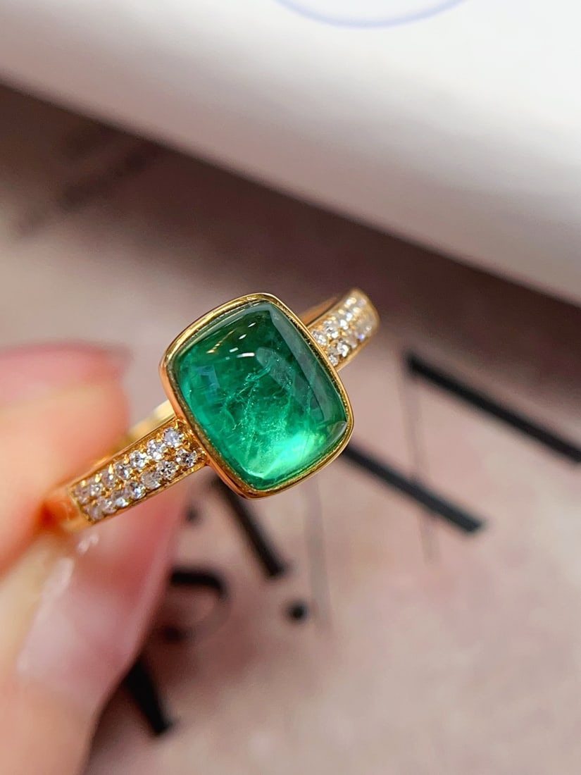 18K Gold Emerald Ring - 4